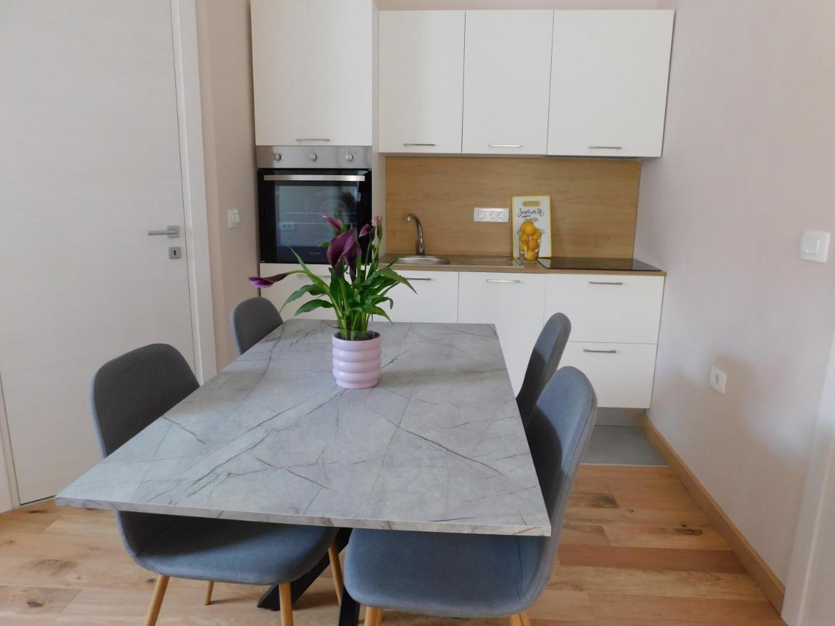 Ferienwohnung Hisa Limoni Koper Exterior foto